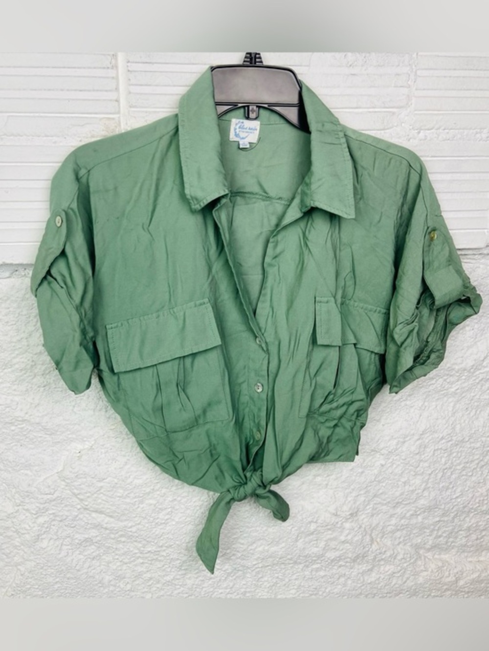 Francesca's Blue Rain Light Green Tie-Front Crop Top size small